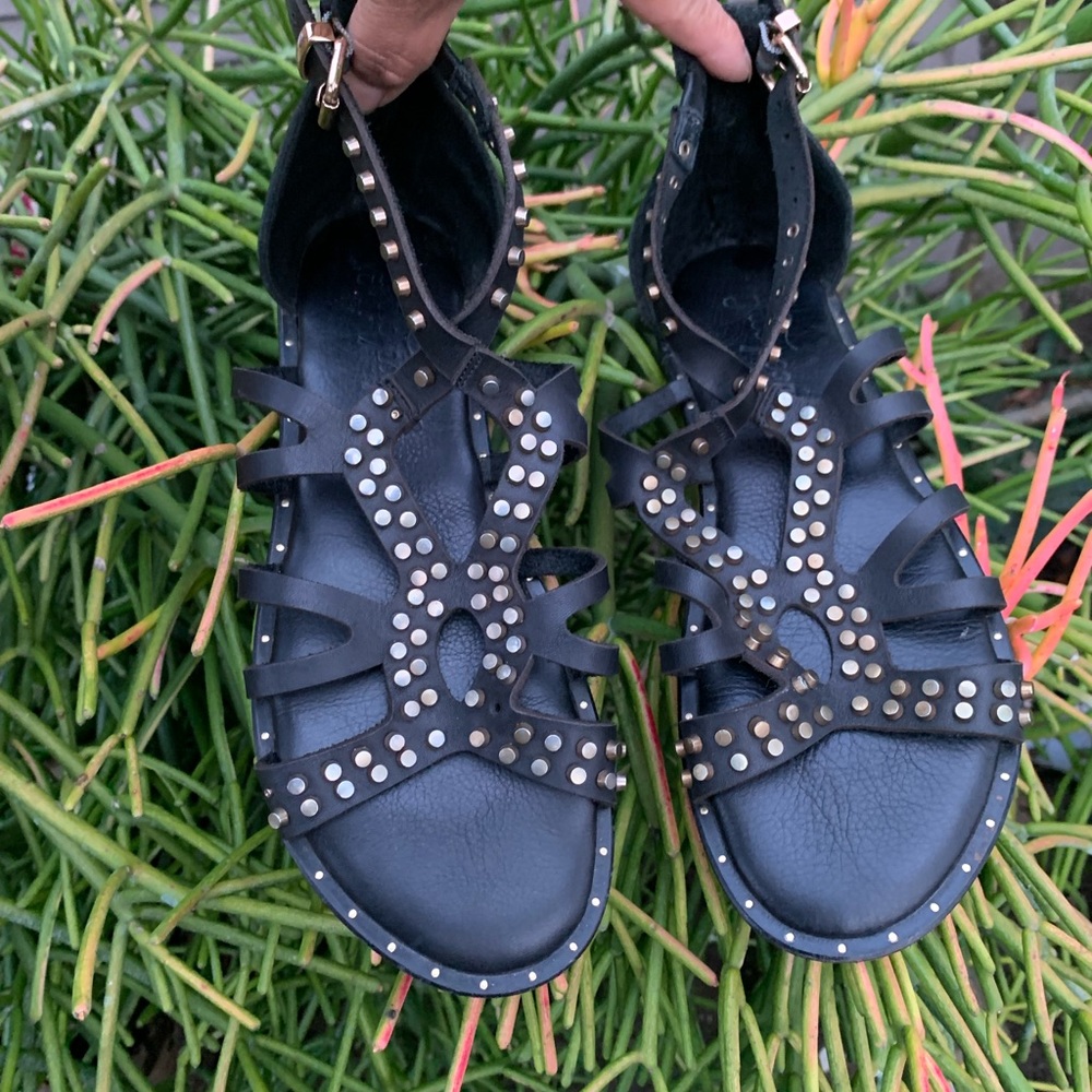 Free People Womens Black Leather Strappy Sandals Shoes 37 (6 1/2)EUC